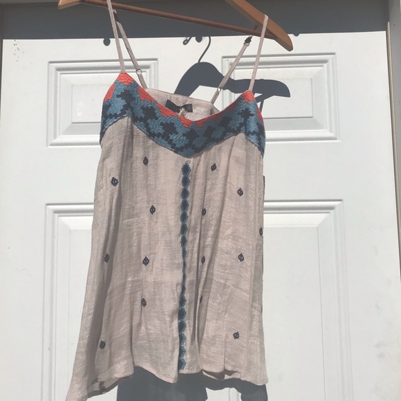 THML Tops - embroidered top NWT - thml clothing - Picture 5 of 8